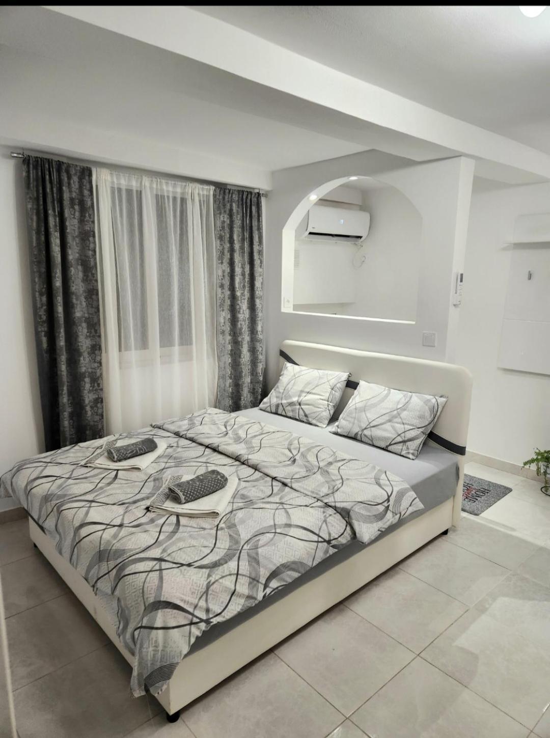 Apartment Marina Kotor Eksteriør bilde